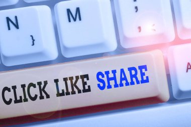 Paylaşım Gibi Tıkla 'yı gösteren metin işareti. Çevrimiçi Ortam Ağı 'nın ardından kavramsal fotoğraf İnternet paylaşımı.