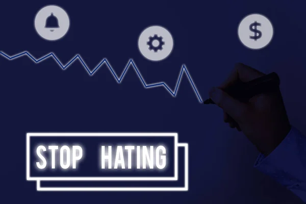 Escrevendo um bilhete mostrando Stop Hating. Foto de negócios mostrando para deixar cair todos os padrões e de todo o coração concordar sem dúvida . — Fotografia de Stock