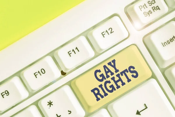 Écriture manuscrite de textes Gay Rights. Concept signifiant égalité des droits civils et sociaux pour les personnes homosexuelles . — Photo