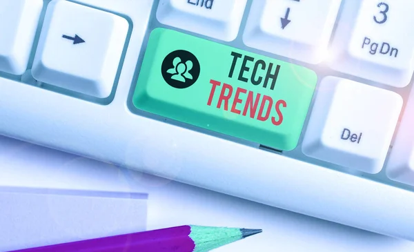 Writing note showing Tech Trends. Business photo showcasing technology that is recently becoming popular and accepted. — 图库照片