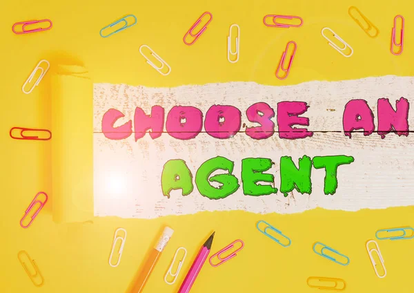 Текст для написания слов Выберите агента. Бизнес-концепция для того, чтобы выбрать того, кто будет принимать решения от вашего имени . — стоковое фото
