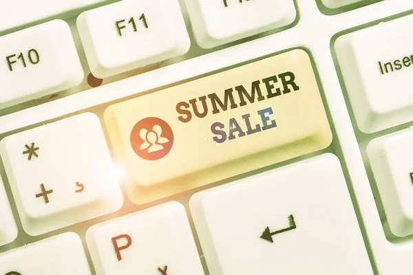 Conceptual hand writing showing Summer Sale. Business photo showcasing time when a store sells products at much lower prices than usual. — Stock Photo, Image