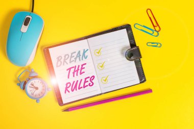 Kelime yazma metni Kuralları çiğne. Değişiklik yapmak için iş konsepti her şeyi yapar İsyan Reformu Kilitli günlük sayfaları Fare alarmlı saat işaretleri Renkli arkaplan.