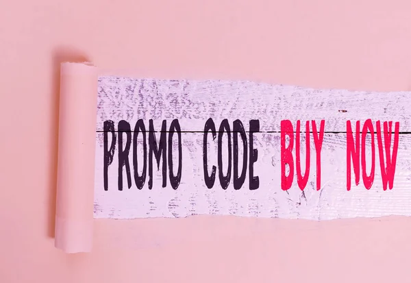 写便条，说明Promo Code Buy Now 。商务图片展示商务图片展示商务图片展示商务图片展示商务图片展示商务图片展示商务图片展示商务图片展示商务图片展示商务图片展示商务图片展示商务图片展示商务图片展示商务图片展示商务图片展示商务图片. — 图库照片