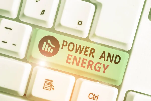 Escribiendo nota mostrando Poder y Energía. Foto comercial escaparate Industria de distribución de electricidad eléctrica Energética . —  Fotos de Stock