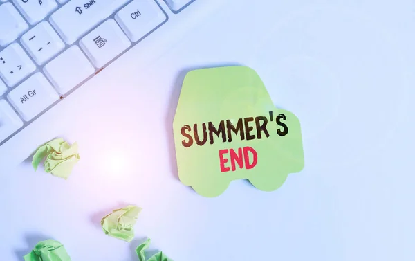 Handwriting text writing Summer S End. Concept meaning End of break good memories from trips and relaxing time Green note paper in the shape of the car. Copy space on the green note paper. — ストック写真