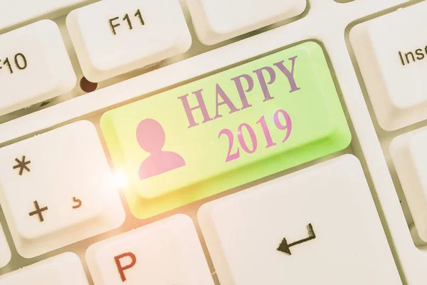 Nota de escritura que muestra Happy 2019. Foto de negocios que muestra la sensación de mostrar o causar placer o satisfacción para 2019 . — Foto de Stock