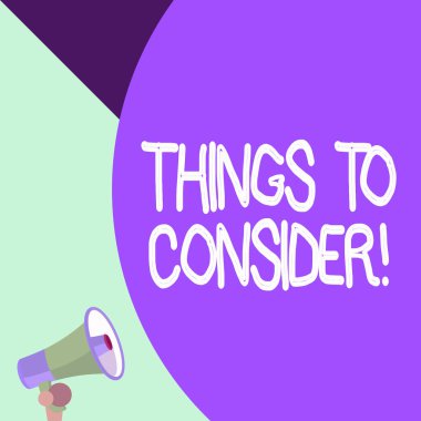 Sözcük yazma. Düşünülmesi gereken şeyler. İş konsepti, karar vermek için bir şeyi dikkatlice düşünmektir. Yarım parça boş balon, küçük megafonlu boş metin. Duyuru.