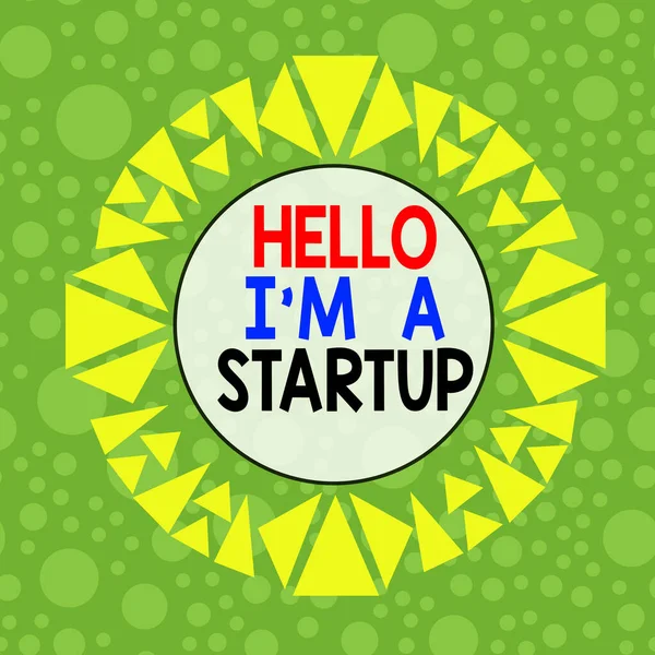 Escritura manual conceptual que muestra Hello I M A Startup. Foto de negocios mostrando Entrepreneur start business Presentando Nuevo proyecto Diseño multicolor asimétrico de patrón desigual objeto . — Foto de Stock