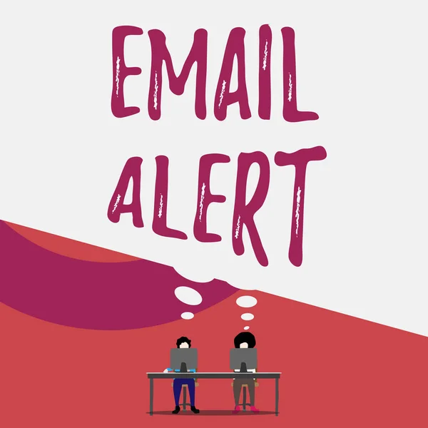 Kézírás szövegírás E-mail Alert. Koncepció jelentése e-mailek automatikus generált és küldött kijelölt címzettek Két férfi ül az íróasztal mögött egy laptop megosztása üres gondolat buborék. — Stock Fotó