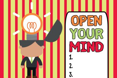 Zihnini Aç 'ı gösteren bir not yazıyorum. İş fotoğrafçılığı açık fikirli ol. Fikirleri kabul et. Başarılı bir adamın kravat takması, yenilikçi çözümler üretiyor..