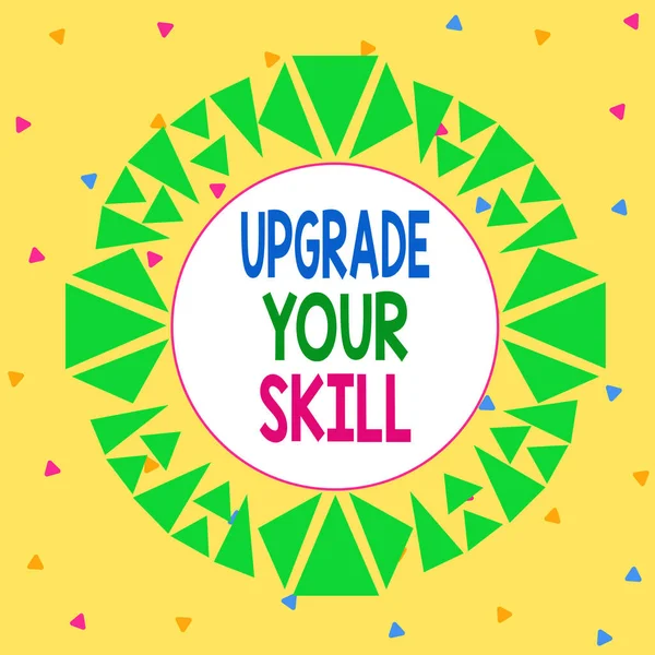 Tekst pisania słów Upgrade Your Skill. Koncepcja biznesowa poszerzenia zakresu wiedzy Optymalizacja umiejętności rzemiosła Asymetryczny nierównomierny kształt szablonu obiektu zarys wielobarwny. — Zdjęcie stockowe