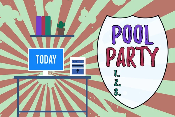 Handstilstext Pool Party. Begreppet betyder fest som inkluderar aktivitites i en swimmingpool Desktop dator trä bord bakgrund hylla böcker blomma kruka prydnader. — Stockfoto
