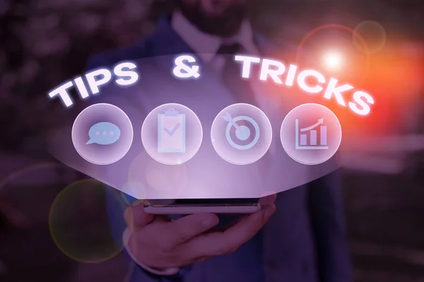 Woord schrijven tekst Tips en trucs. Business concept voor stappen Lifehacks Handig advies Aanbevelingen Vaardigheden. — Stockfoto