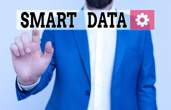 Kézírás sms Smart Data. Koncepció jelentése digitális információ, amely formázott további konszolidáció Üzletember kék lakosztály és fehér ing ujjal mutogatott az üres térben. — Stock Fotó