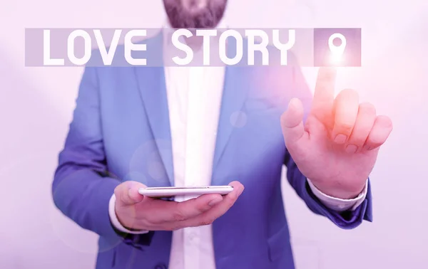 Handschrift-Text, der Liebesgeschichte schreibt. Konzept bedeutet, es ist so etwas wie ein Roman oder Film über eine Liebesbeziehung Geschäftsmann in der blauen Suite mit Laptop zeigt mit dem Finger. — Stockfoto