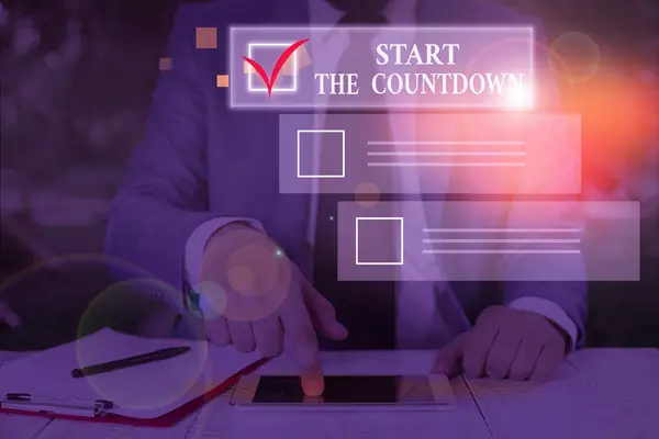 カウントダウンを開始を示す概念的な手書き文字。ビジネス用写真テキストタイマーを設定するバックワードカウントのシーケンス. — ストック写真