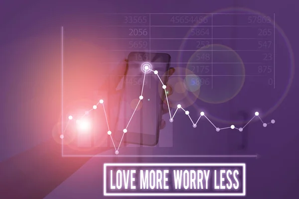 Escritura de mano conceptual que muestra Love More Worry Less. Exhibición de fotos de negocios Tener una buena motivación actitud ser adorable disfrutar de la vida . —  Fotos de Stock
