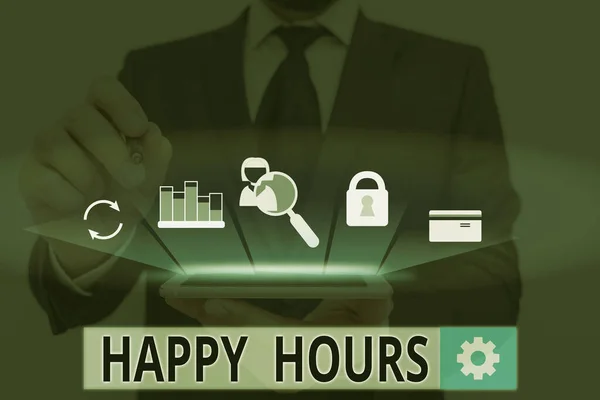 Texto de escritura Happy Hours. Concepto significado cuando las bebidas se venden a precios reducidos en un bar o restaurante . — Foto de Stock