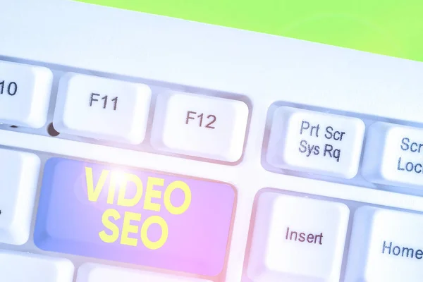 Escritura a mano conceptual mostrando Video Seo. Texto de foto de negocios: el proceso de mejorar el ranking o la visibilidad de un vídeo . — Foto de Stock