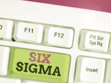 Altı Sigma 'yı gösteren bir mesaj. İş sürecini geliştirmeye yönelik analiz tekniklerinin kavramsal fotoğraf seti.