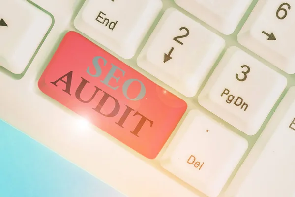 Texto de escritura a mano Seo Audit. Concepto que significa Optimización del Motor de Búsqueda validando y verificando el proceso . —  Fotos de Stock