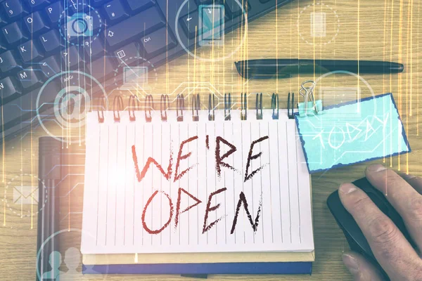 Handschrift tekst We Re Open. Concept betekent antwoorden op de klant dat de winkel op dit moment beschikbaar is. — Stockfoto