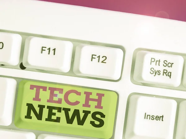 Signo de texto que muestra Tech News. Foto conceptual recién recibida o información notable sobre la tecnología . — Foto de Stock