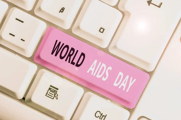 Writing Obs visar Världsaidsdagen. Företag foto skylta 1 December tillägnad medvetenheten av Aids. — Stockfoto