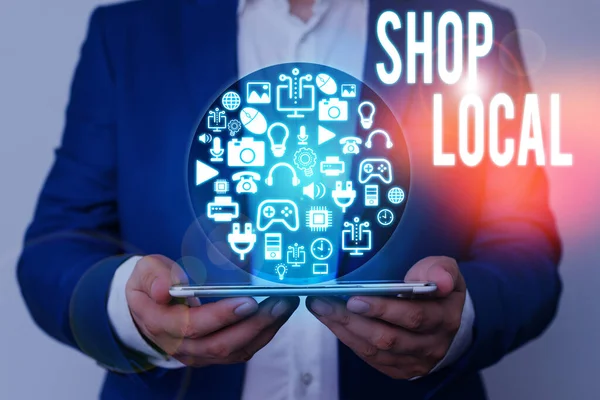 Schrijfbriefje met Shop Local erop. Bedrijfsfoto met een voorkeur voor het kopen van lokaal geproduceerde goederen en diensten. — Stockfoto