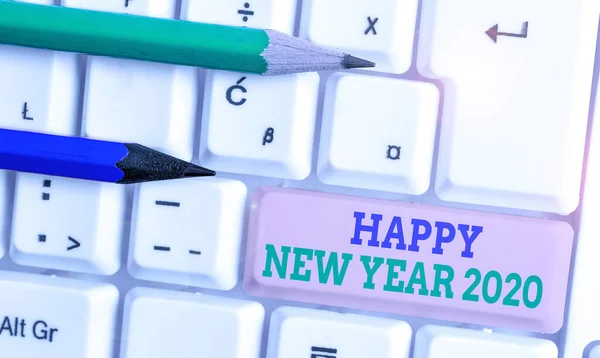 Εννοιολογική γραφή χέρι δείχνει Ευτυχισμένο το Νέο Έτος 2020. Business photo text Χαιρετισμός Γιορτάζοντας Διακοπές Fresh Start Καλύτερες ευχές. — Φωτογραφία Αρχείου