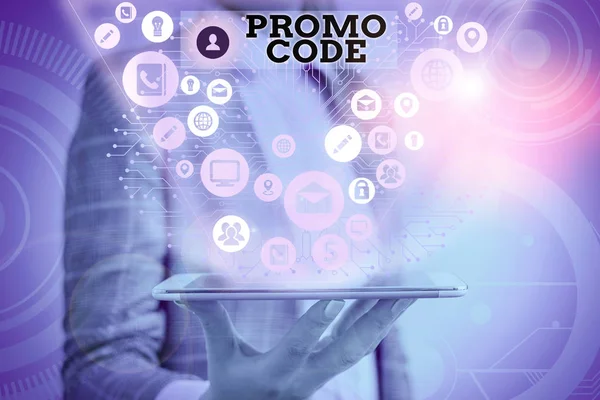 Εννοιολογική γραφή χεριών που δείχνει Promo κώδικα. Business photo text digital numbers που σας δίνουν καλή έκπτωση σε ορισμένα προϊόντα. — Φωτογραφία Αρχείου