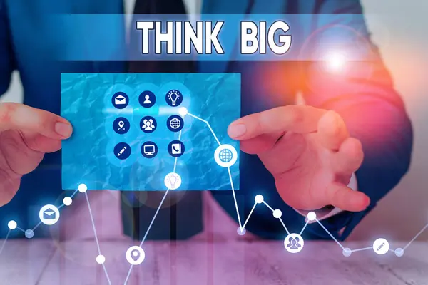 Текстовий знак, що показує Think Big. Концептуальна фотографія Планувати щось високе для себе або для підготовки . — стокове фото