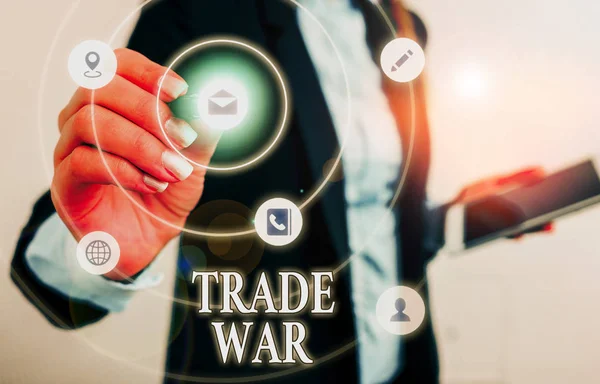 A kereskedelmi háborút ábrázoló szöveges jel. Fogalmi fotó a helyzet, amikor az országok megpróbálják károsítani egymást s a kereskedelem. — Stock Fotó