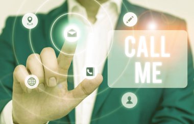 Kelime yazma mesajı. Ara beni. İş konsepti telefonla iletişim kurmak için bir şeyler hakkında konuşmak içindir..