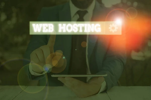 Sinal de texto mostrando Web Hosting. Negócio de fotografia conceitual de fornecer espaço de armazenamento e acesso para sites . — Fotografia de Stock