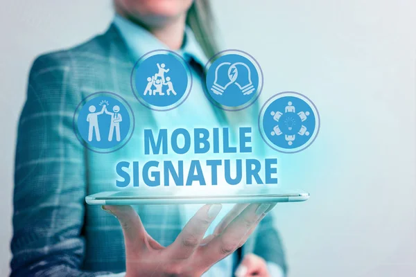 Ecriture conceptuelle montrant Mobile Signature. Photo d'affaires présentant la signature numérique générée soit sur un téléphone mobile . — Photo