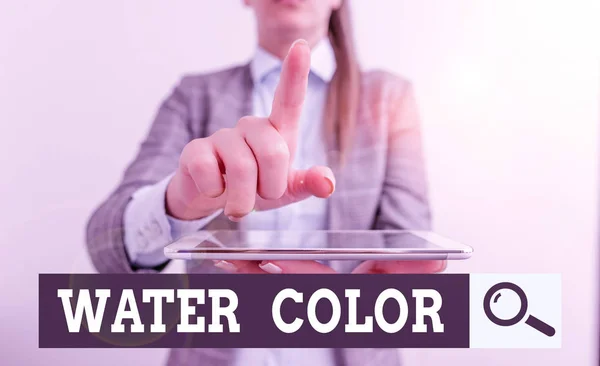 Γραπτό σημείωμα που δείχνει το χρώμα του νερού. Επαγγελματική φωτογραφία που δείχνει υδατοδιαλυτό συνδετικό υλικό, όπως αραβικό κόμμι και αραιωμένο με νερό Ψηφιακή επιχειρηματική ιδέα με γυναίκα των επιχειρήσεων. — Φωτογραφία Αρχείου
