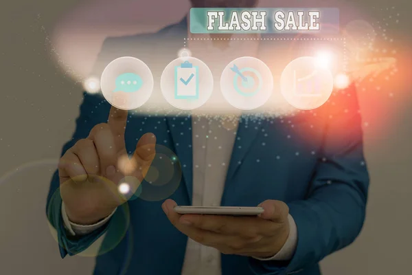 Πινακίδα που δείχνει Flash Sale. Έννοια φωτογραφία η πώληση των αγαθών σε πολύ μειωμένες τιμές σε σύντομο χρονικό διάστημα. — Φωτογραφία Αρχείου