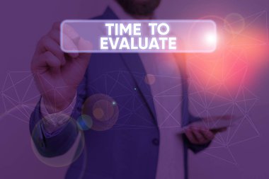 Zaman değerlendirmek için gösterilen metin işareti. Ürün veya hizmet vermek geribildirim önce kullanılan kavramsal fotoğraf an hız.