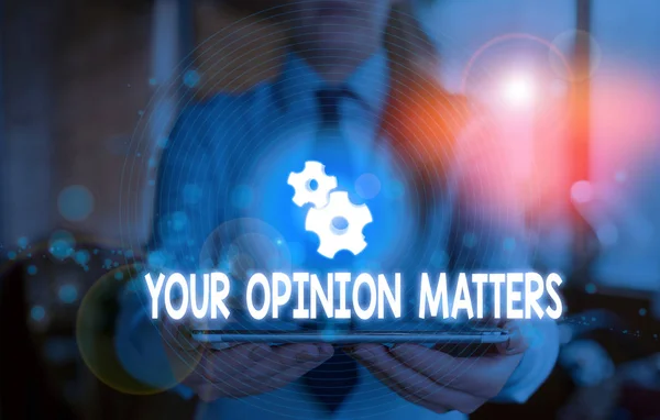 Текст, написанный словом "Ваше мнение" имеет значение. Бизнес-концепция для того, чтобы высказать свое мнение Предоставление ценного вклада для улучшения . — стоковое фото