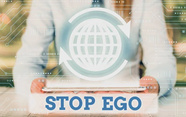 Note d'écriture montrant Stop Ego. Présentation de photos d'affaires Contrôlez votre obsession pour une décision, un événement ou quoi que ce soit . — Photo