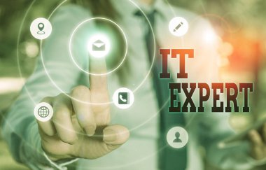It Expert 'ı gösteren bir not yazıyorum. Bilgi teknolojisinde yüksek düzeyde bilgi içeren iş fotoğrafı sergisi.