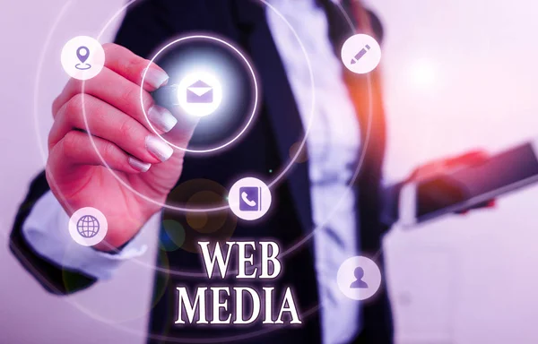 Signo de texto que muestra Web Media. Foto conceptual de audio y formas visuales de comunicación presentadas en la web . — Foto de Stock