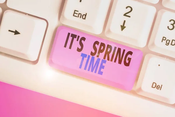 Γραπτό σημείωμα που δείχνει το S Spring Time. Business photo showcasing Season After Winter Blosoming of Flowers Μετασχηματισμός. — Φωτογραφία Αρχείου
