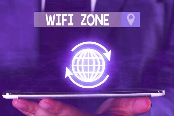 Wifiゾーンを示すテキスト記号。概念的な写真は、ワイヤレス高速インターネットとネットワーク接続を提供します. — ストック写真