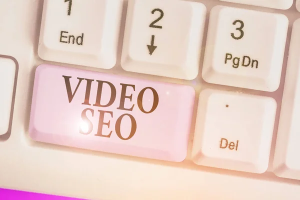 Nota de escritura que muestra Video Seo. Foto comercial que muestra el proceso de mejorar el posicionamiento o visibilidad de un vídeo . — Foto de Stock