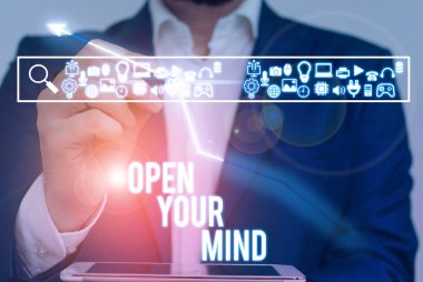 Açık Your Mind gösterilen not yazma. İş fotoğraf vitrine openminded kabul et yeni farklı şeyler fikirler durumlar olabilir.