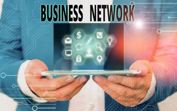 Pisanie tekstu Business Network. Koncepcja biznesowa współpracy międzyfirmowej umożliwiająca współpracę przedsiębiorstw. — Zdjęcie stockowe
