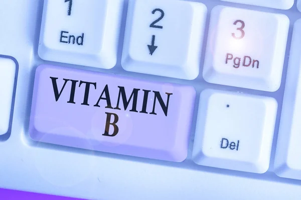 Feljegyzés bemutatják a tápanyag, amely segít megőrizni a test ideg és vér sejtek egészséges Vitamin B. üzleti fénykép bemutatás. — Stock Fotó